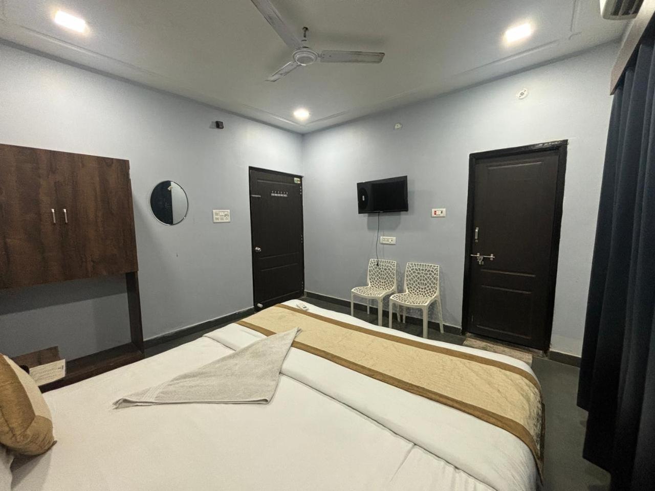 The White House Hotel Varanasi