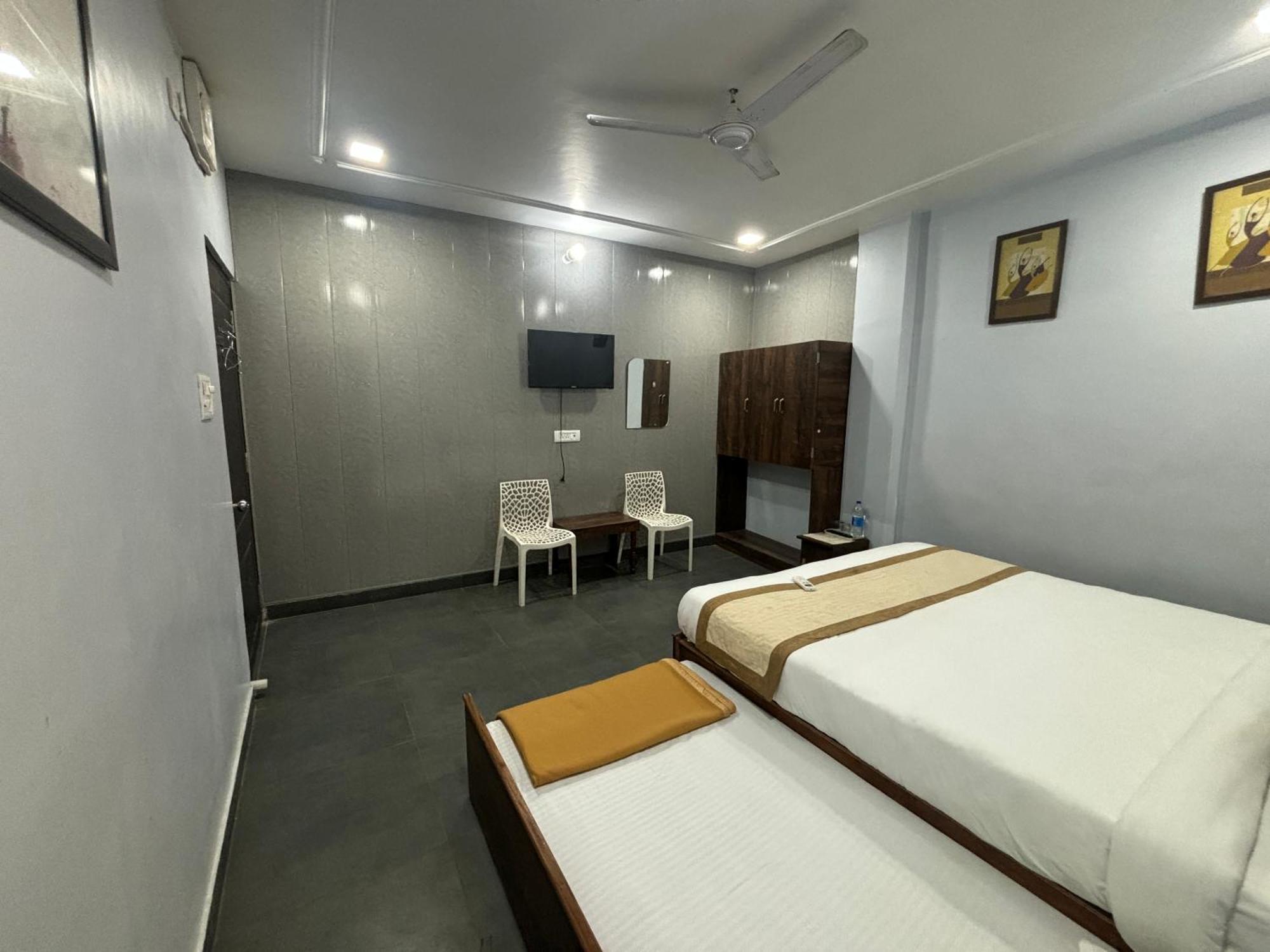 Hotel The White House Varanasi